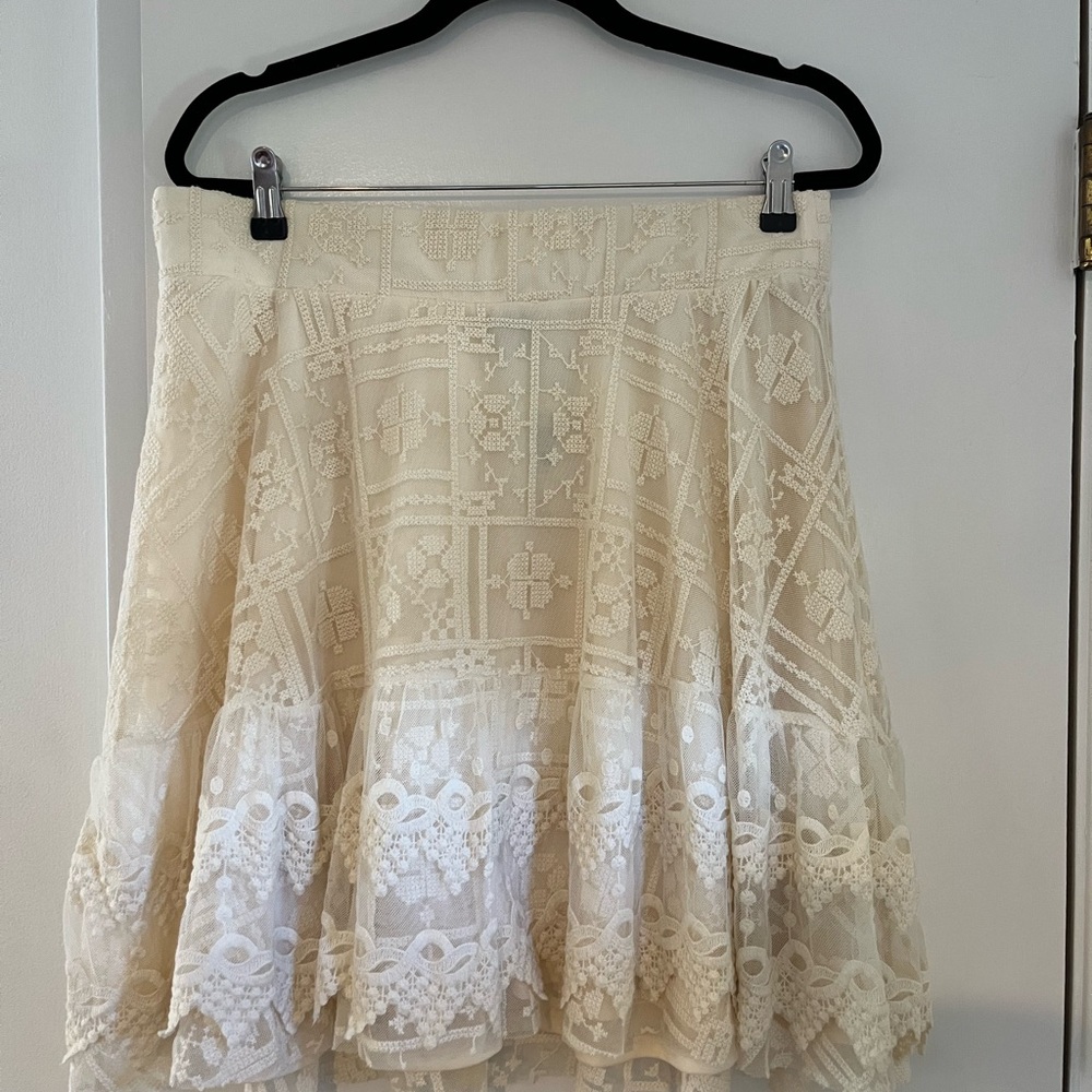 torrid Cream Lace Skirt NWT